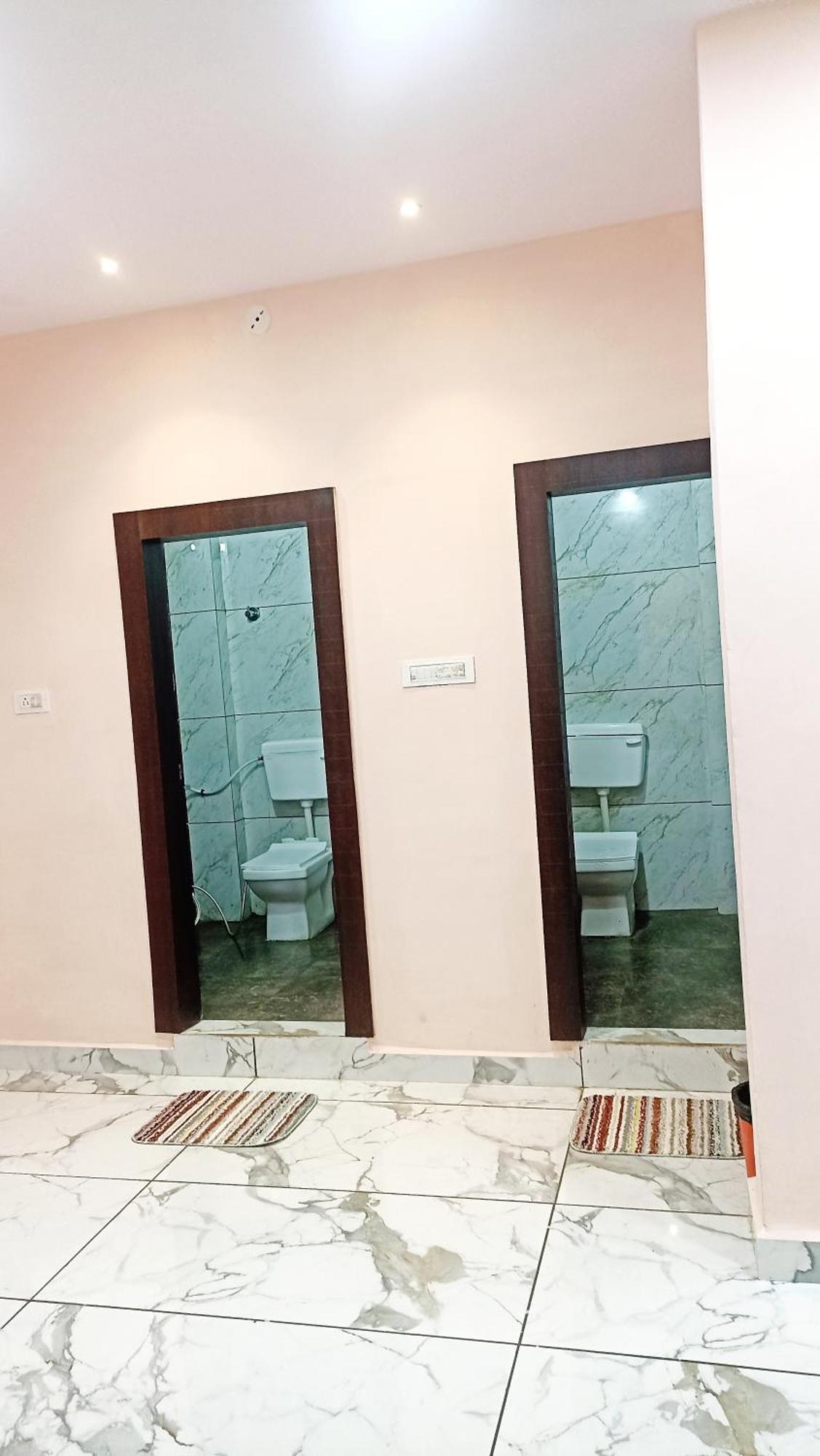 Hotel Shree Krishna Palace Уджайн Екстериор снимка